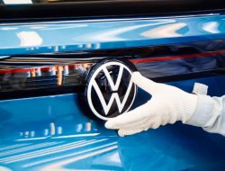 Десятки рабочих оказались взаперти на заводе Volkswagen в Шанхае