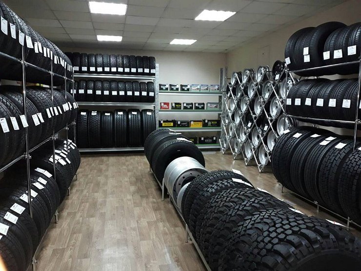 Эксперты рассказали, когда на полках российских автомагазинов закончатся шины