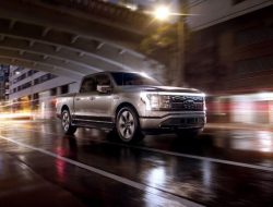 Электрический Ford F-150 Lightning распродали до начала производства