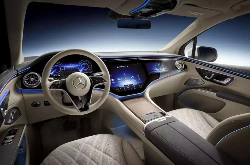 Электрический кроссовер Mercedes-Benz EQS: новое изображение