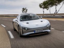 Электрокар Mercedes-Benz проехал 1000 километров без подзарядки
