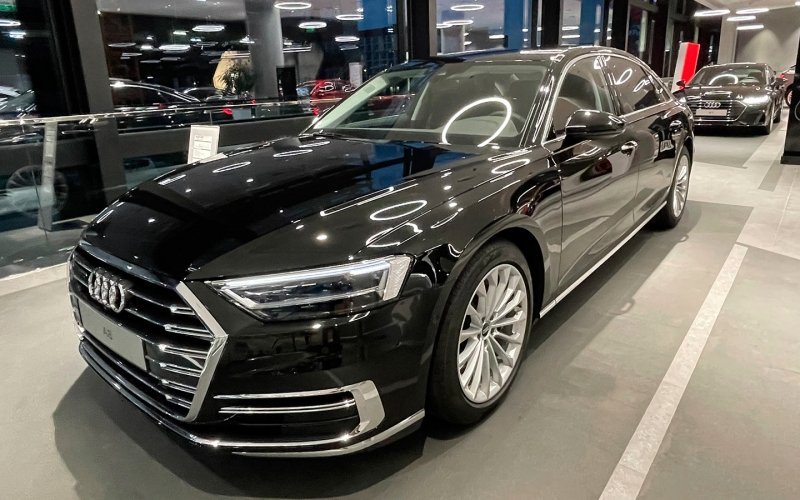 
            «Maybach не останется»: дилеры предупредили о дефиците роскошных машин
        