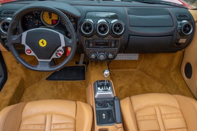 Ferrari F430 с «механикой» пустили с молотка по рекордной цене
