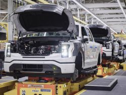 Ford запустил в серию электропикап F-150 Lightning
