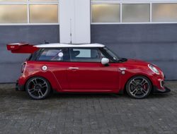 Хэтчбек MINI JCW подготовили к марафонским гонкам