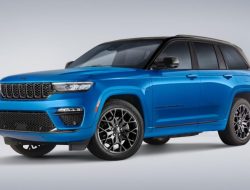 Jeep Grand Cherokee получил новый цвет кузова