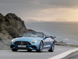 Крутой Mercedes-AMG SL оснастили 2-литровым «пакетом сока»