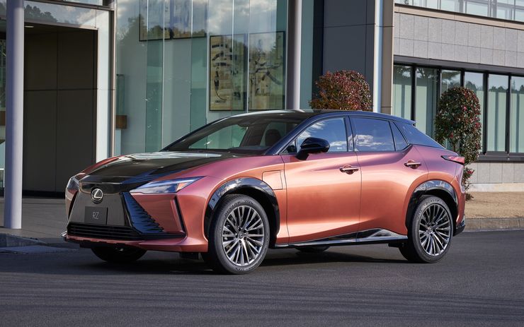 Lexus представил совершенно новый кроссовер RZ 450e