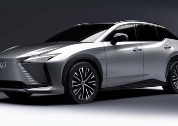 Lexus выпустит новый кроссовер RZ со штурвалом вместо руля