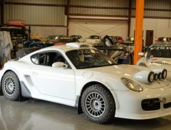 На аукцион выставили внедорожный Porsche Cayman S