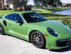 На продажу выставили очень зелёный Porsche 911 Turbo S