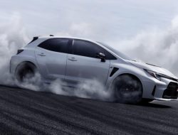 Новая Toyota GR Corolla: 304 л.с., «механика» и полный привод