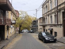 Почему россияне массово поехали за иномарками в Грузию