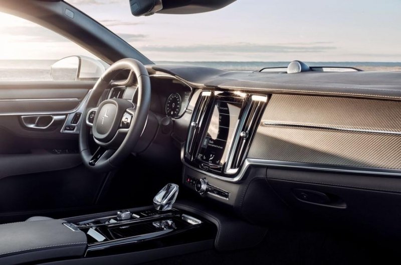 Polestar впервые продала автомобиль в обмен на произведения искусства