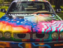 Посмотрите на 26-летний Jaguar, который превратили в арт-объект