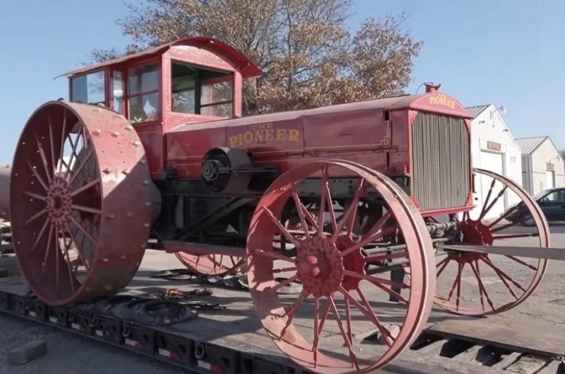 Посмотрите на огромный 110-летний трактор, который стоит как Rolls-Royce
