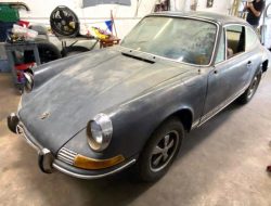 Посмотрите на Porsche, который забыли в гараже на 40 лет