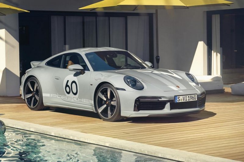 Представлена «лимитка» Porsche 911 в духе шестидесятых