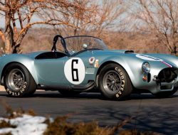 Продают 56-летний Shelby Cobra с 500-сильным мотором: один из 23 выпущенных