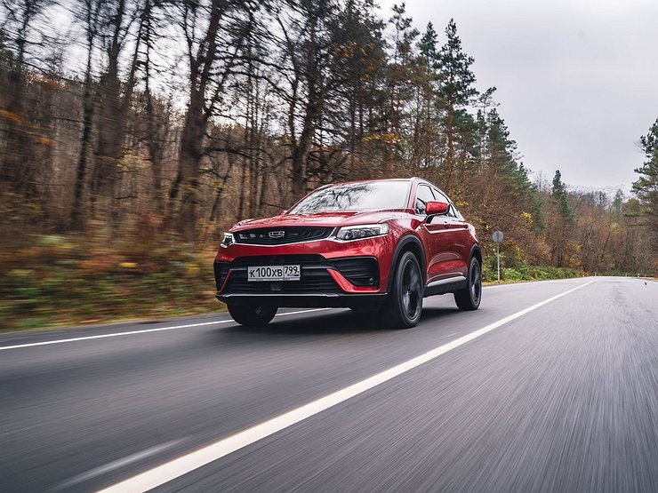 Россияне судорожно расхватывают «премиальные» кроссоверы Geely Tugella