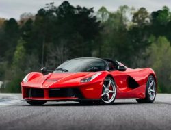 Ставка за редкий Ferrari на аукционе утроилась всего за 16 минут