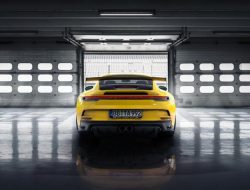 TechArt добавил углепластика новому Porsche 911 GT3
