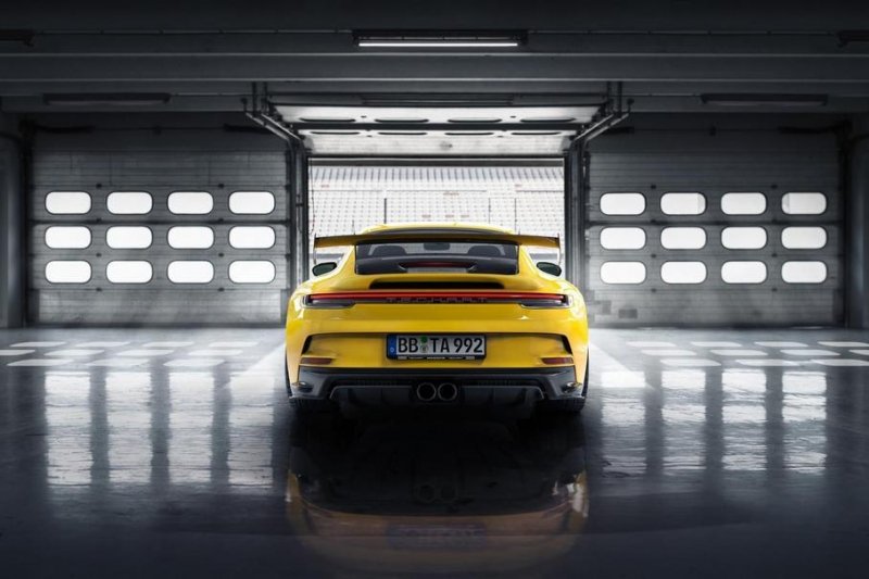 TechArt добавил углепластика новому Porsche 911 GT3