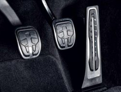 Toyota GR Supra получит механическую коробку передач