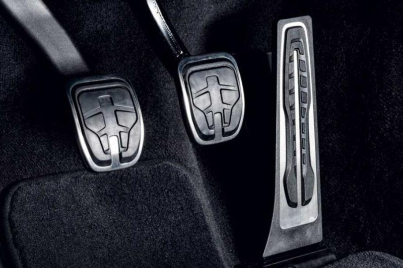 Toyota GR Supra получит механическую коробку передач