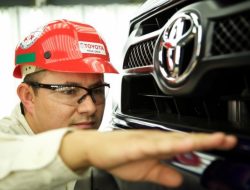 Toyota отправит в простой девять заводов