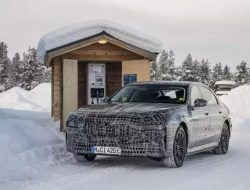 В BMW cчитают, что Tesla утратила уникальность
