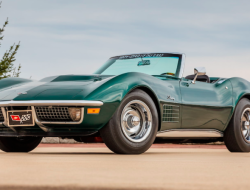 В мире лишь два таких Chevrolet Corvette. И один из них продают