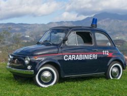 В продаже появился патрульный Fiat 500 итальянских карабинеров