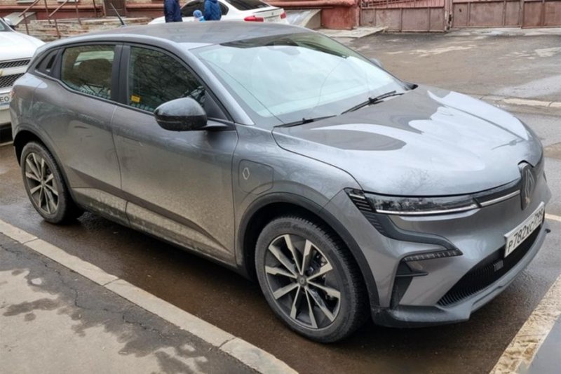 В России сфотографировали электрический Renault Megane