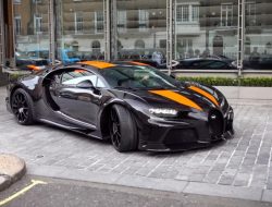 Видео: редчайший Bugatti Chiron Super Sport 300+ на обычной городской парковке