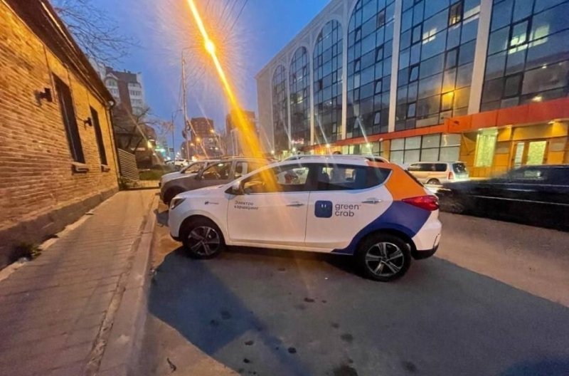 Во Владивостоке запустят каршеринг с китайскими электрокарами. Они уже на улицах