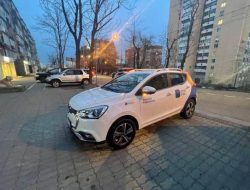 Во Владивостоке запустят каршеринг с китайскими электрокарами. Они уже на улицах