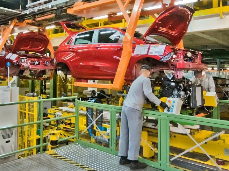 Зачем АВТОВАЗ объединяет сборочные линии в Тольятти