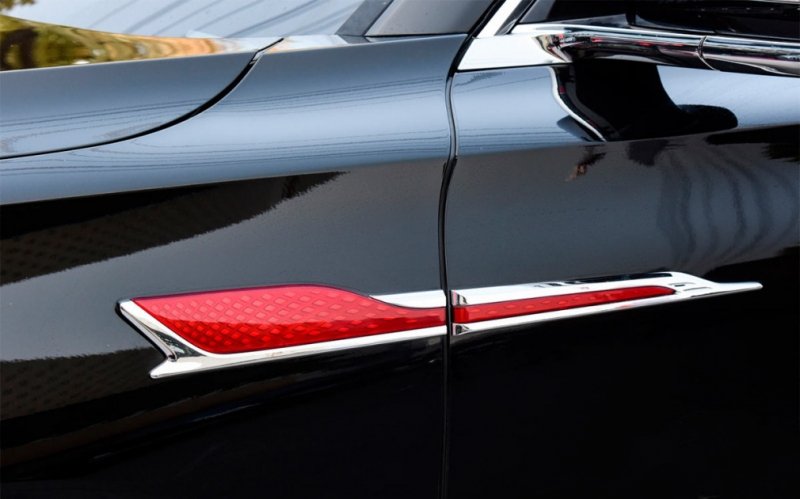 
            Вместо &laquo;Крузака&raquo; и &laquo;Гелика&raquo;. Топ-5 премиум-внедорожников из Китая
        