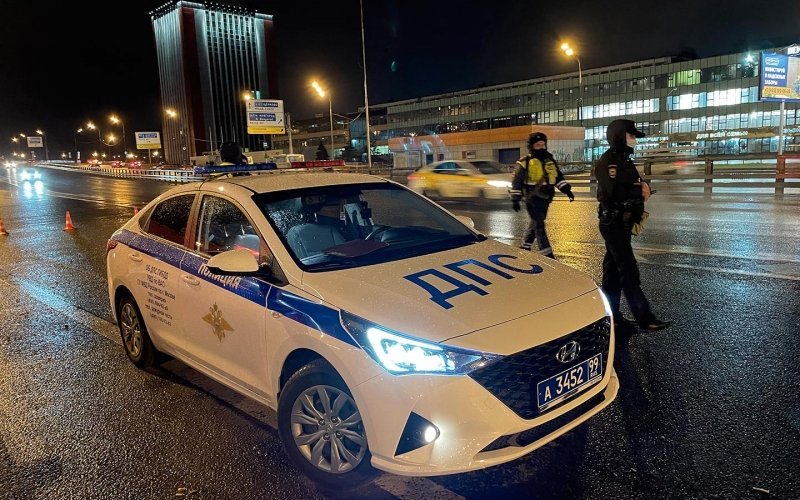 
            Репортаж из патруля ГИБДД: погоня, поиск пьяных и психологические трюки
        