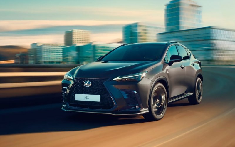 
            Lexus отзовет кроссоверы NX в России
        