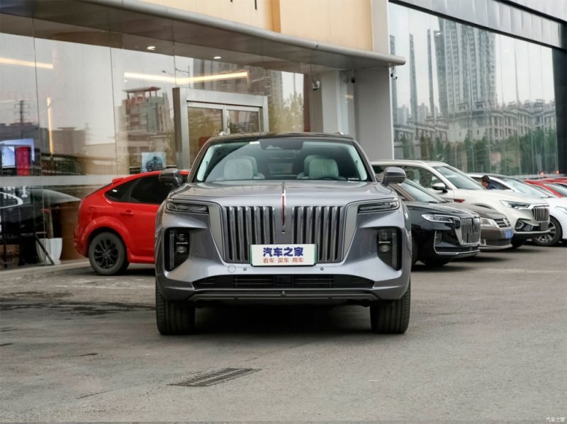 
            Вместо &laquo;Крузака&raquo; и &laquo;Гелика&raquo;. Топ-5 премиум-внедорожников из Китая
        