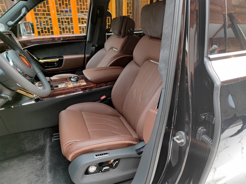 
            Вместо &laquo;Крузака&raquo; и &laquo;Гелика&raquo;. Топ-5 премиум-внедорожников из Китая
        