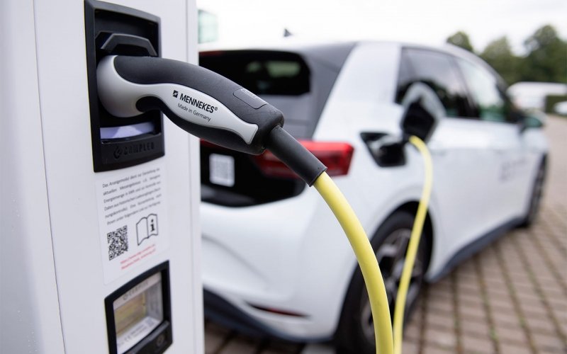 Как изменились электромобили всего за 10 лет: данные исследования