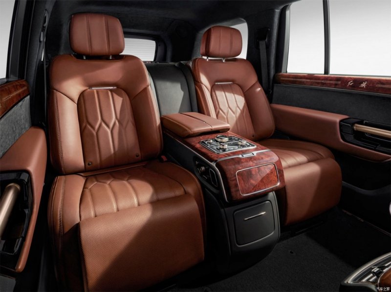 
            Вместо &laquo;Крузака&raquo; и &laquo;Гелика&raquo;. Топ-5 премиум-внедорожников из Китая
        