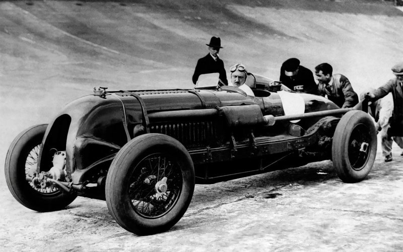 
            Старые авто в состоянии новых. Как купить классическую машину без пробега
        