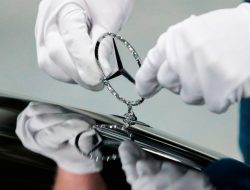 Глава Московской области назвал чувствительной остановку завода Mercedes