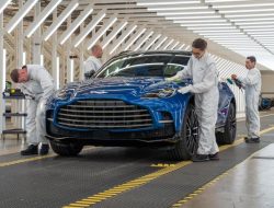 Aston Martin запустил производство 707-сильного кроссовера