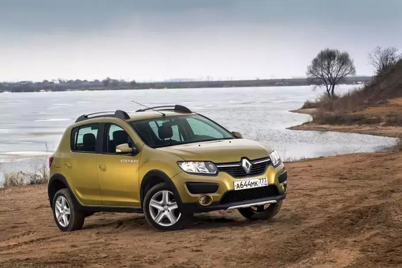 АвтоВАЗ покинули два последних автомобиля Renault