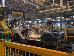 АвтоВАЗ возобновил работу. Но не сборку автомобилей